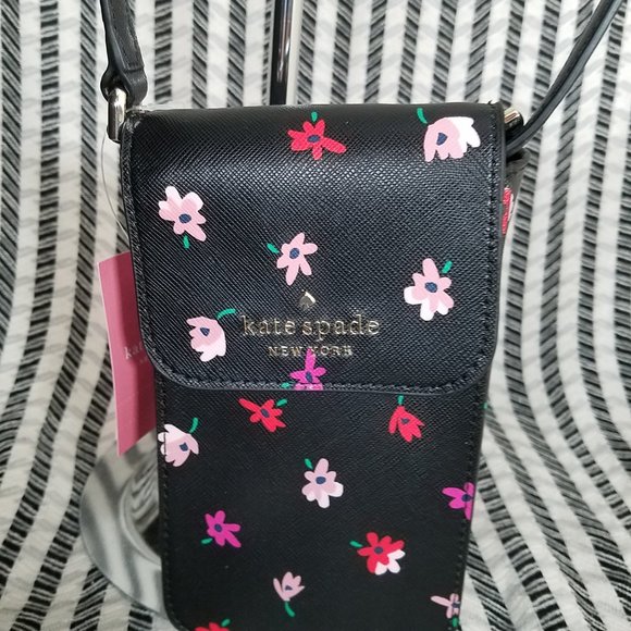 MAKE A REASONABLE OFFER Kate Spade Staci Ditsy Buds North South Flap Phone NEW - Picture 3 of 6